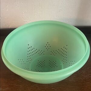 Tupperware Green Plastic Colander
